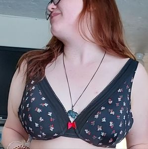 Cacique Bra, Size 44-C.  Black with Red Flowers.  Like New